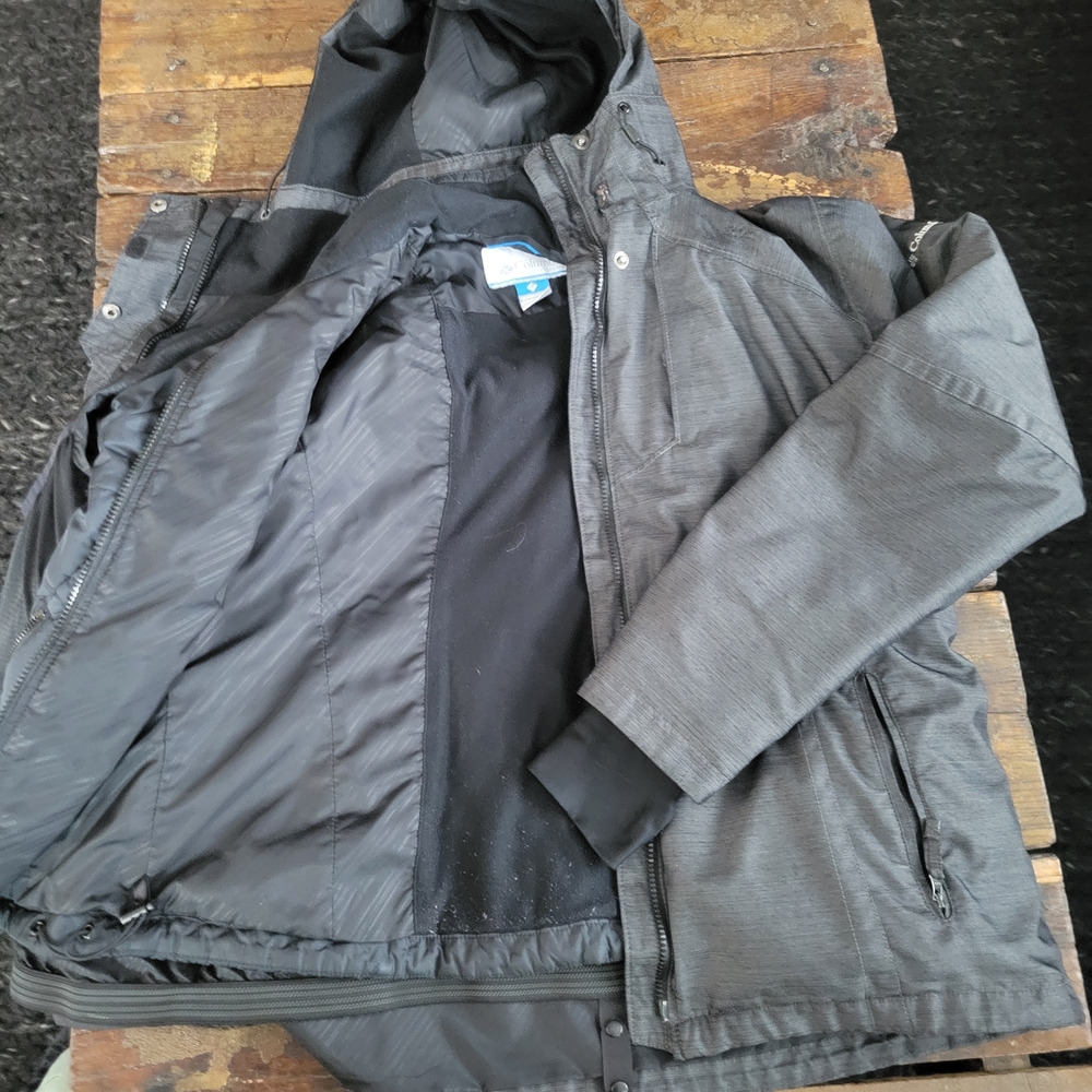 Columbia Men's Black Performance Jacket